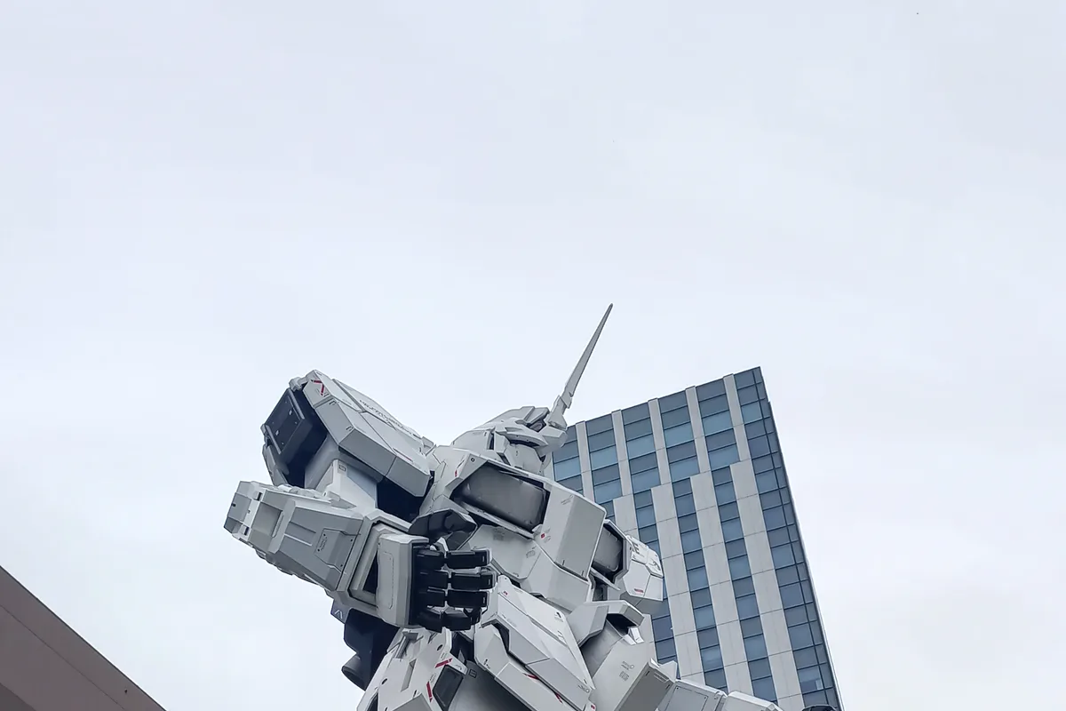 The life-size Unicorn Gundam statue that stood outside DiverCity Tokyo Plaza in Odaiba from 2017 until its display ended in August 2026