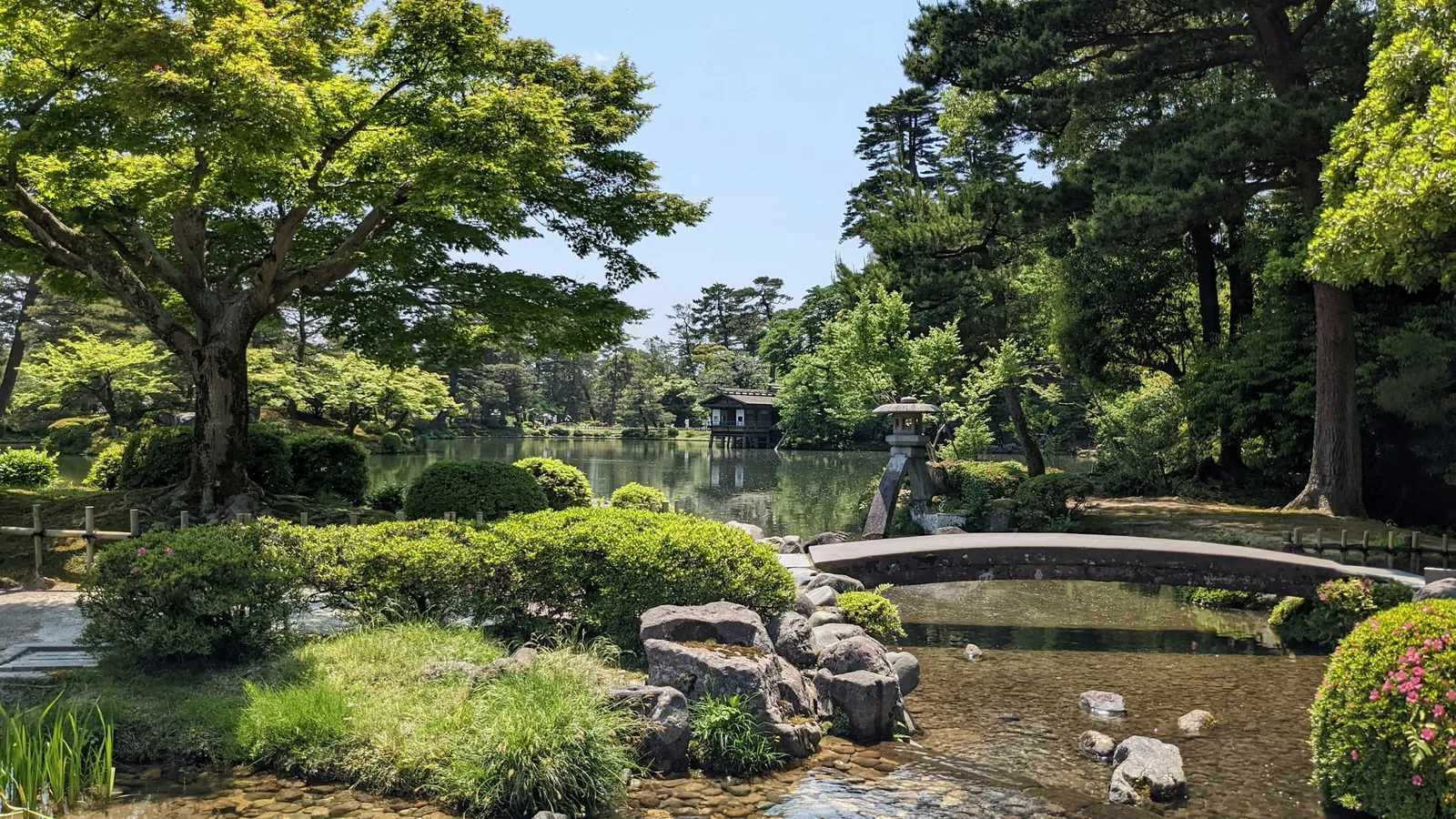 Kanazawa — The Castle Town That Turned a Fortune Into Gardens and Gold Leaf, Not Armies